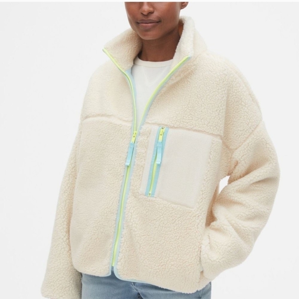 Gap Sherpa FleeceJacket in Cream with neon details full-zip closure.